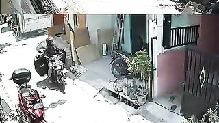salah siapa coba kalau sudah begini.