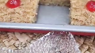 بسبوسة لقطايف