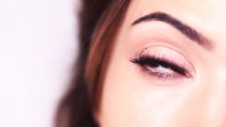 "Effortless Elegance: Quick & Easy Eye Makeup Tutorial"
