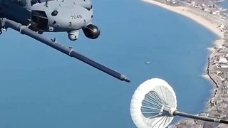 how to refuel a plane in the air