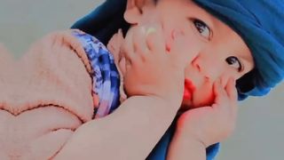 Cute baby ????