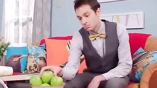 He Turned Real Apple Into a Laptop ????