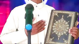 طفل يبكي لجنة التحكيم بأغنية نور دربي بالقرآن #shorts