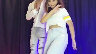 COUPLE DANCE