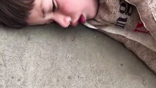 ارحمو من في الأرض يرحمكم من في السماء  ????