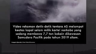 Detik detik Tentara AS Melompat Dari Kapal Selam Membawa Narkoba