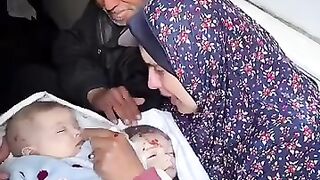 ALLAH PAK ka Qahar or ghazab nazil ho in razeelon Israelion pr.... Kitny mahsoom phool ujarr diy