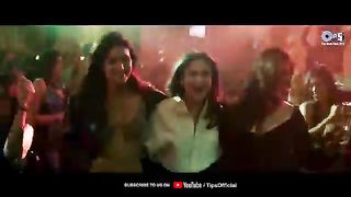 Ghagra___Crew___Tabu,_Kareena_Kapoor_Khan,_Kriti_Sanon,_Ila_Arun,_Bharg,_Romy,_Srushti_Tawade,_Juno(360p).