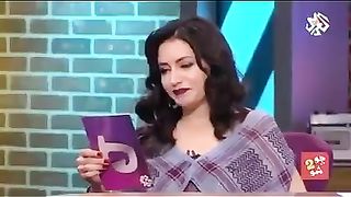 شوف بتقول ايه