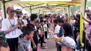 Lomba lato-lato viral
