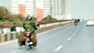 funny video. Ye sab pakistan me hi hota hai bhaie
