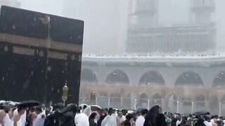 Heavy Raining in Mecca ???????????? #shorts #ytshorts #makkah