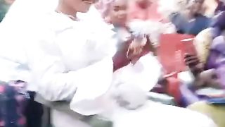 Heureux ménage à vous deux grands sœur.