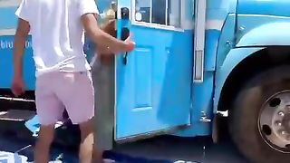 Rates this bus conversation from 1-10????
