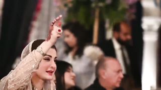 Maryam Nawaz Beautiful Belly Dance After No Confidence Motion Passed Out.