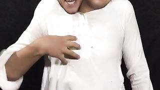 بنحب نغني ونهزر تابعونه هتحبونه????❤️????_We love to sing and joke, follow him and you will love him ????❤️????