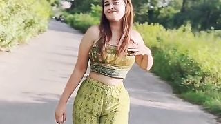 Oh what a beautyful girl