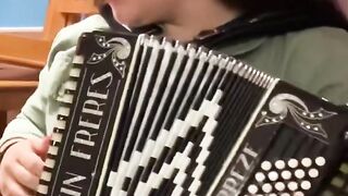 The great concertina player Olivia with this magnificent model!