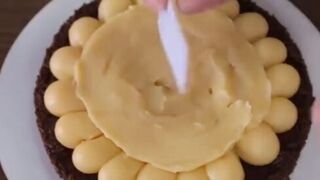 Delicious cake baking