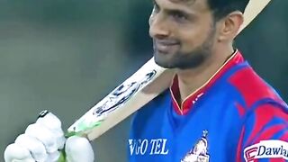 Shoib Malik with wife to see smile