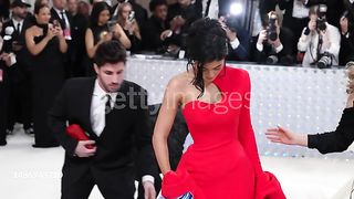 Kylie Jenner met gala 23-24