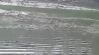 পুকুরে সাতার