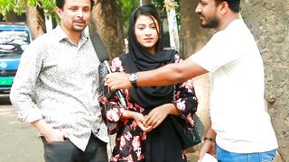 স্ত্রী তার স্বামী কে বলল বাজার থেকে মোরগের ডিম আনতে