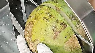 Eat 1 Everyday! Fresh Coconut Water Making Process - Fruit Cutting Skills