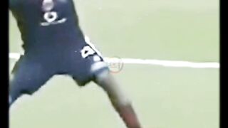 Jika bola sudah menjadi bagian hidupnya