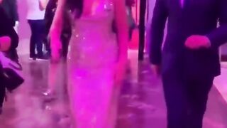????Aww! #VickyKaushal & #KatrinaKaif's ADORABLE Interaction At Nykaa Femina Beauty Awards |