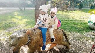 Hoorab & Hadi on the lion