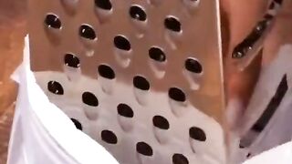 ایک شخص کا مرتے ہوئے انسان کا مزاق کا واقع