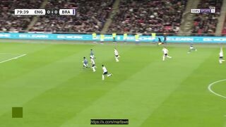 "Friendly match: England 0 × 1 Brazil, goal of the match Score by Endric