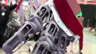 We tested out a fully-functioning $10,000 exoskeleton! ???????? #tokyo #exoskeleton #japan