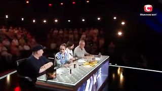 ANGEL VOICE Alexander sings OPERA on Ukrainian X-FACTOR and gets GOLDEN BUZZER !!!