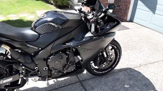 R1 Tore Cold Black Bike