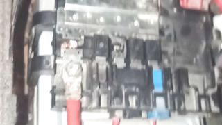 محرك بي ام دبليو e90 n43 cable  la BATTERIE sur la BMW E90