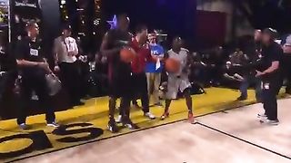 Kevin Hart challenges Usain Bolt for a race