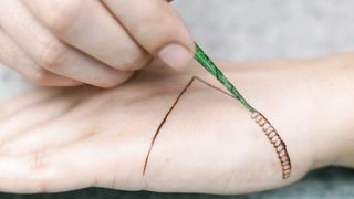 Intricate Mehndi Design Tutorial: Mastering the Art of Henna"