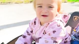 Chris and Alice ride on toy car and learn left and right | Sanzida69 |