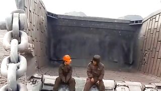 Train crane