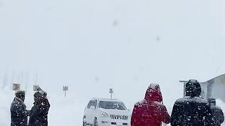 Snow fall Pakistan????????