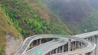 A highway in Guizhou that can be turned around is turning around | Asrafoul |