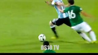 Messi football playing