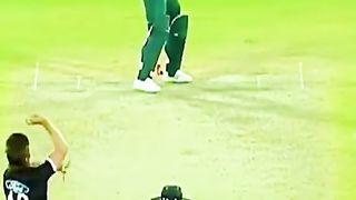 "Muhammad Shaheen's Masterclass: Unforgettable Batting Blitz Against New Zealand!"