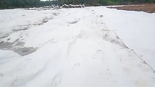 Proses mengangkat geotextil