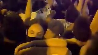 প্রিয় মানুষটাকে জরিয়ে ধরার মাঝে একটা আলাদা শাস্তি ????