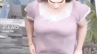 Arab girls dancing