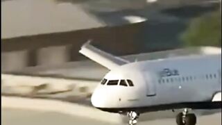 Crush Air plain