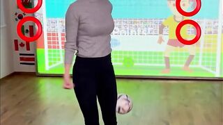Messi challenges Mbappé ????⚽️???? #robokeeper